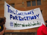 Štúdium v Austrálii: Študenti demonštrovali za lacnejšiu dopravu